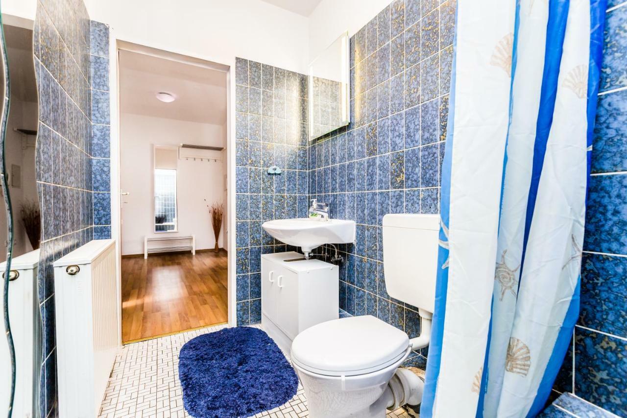 Workers Apartment Am Wiener Platz Кёльн Экстерьер фото